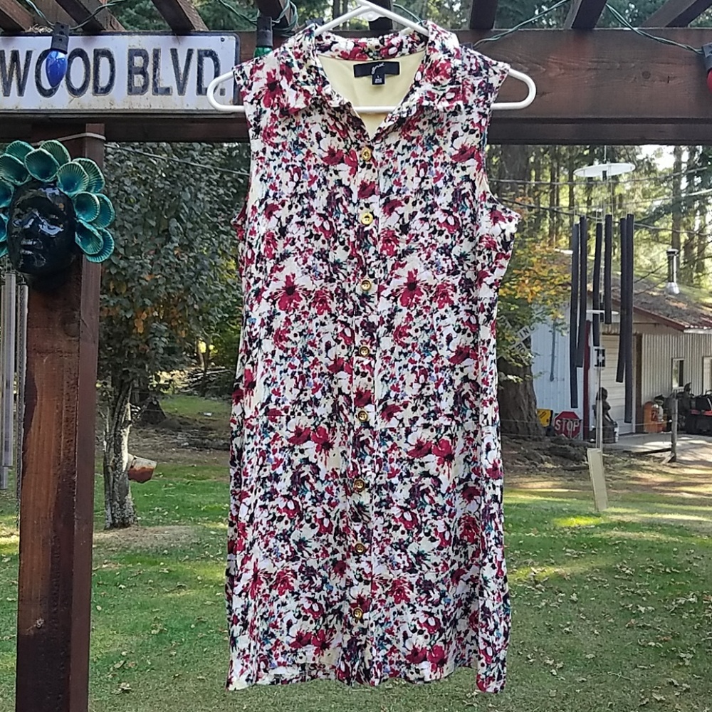 GNW Sleeveless Floral Dress - Size Large